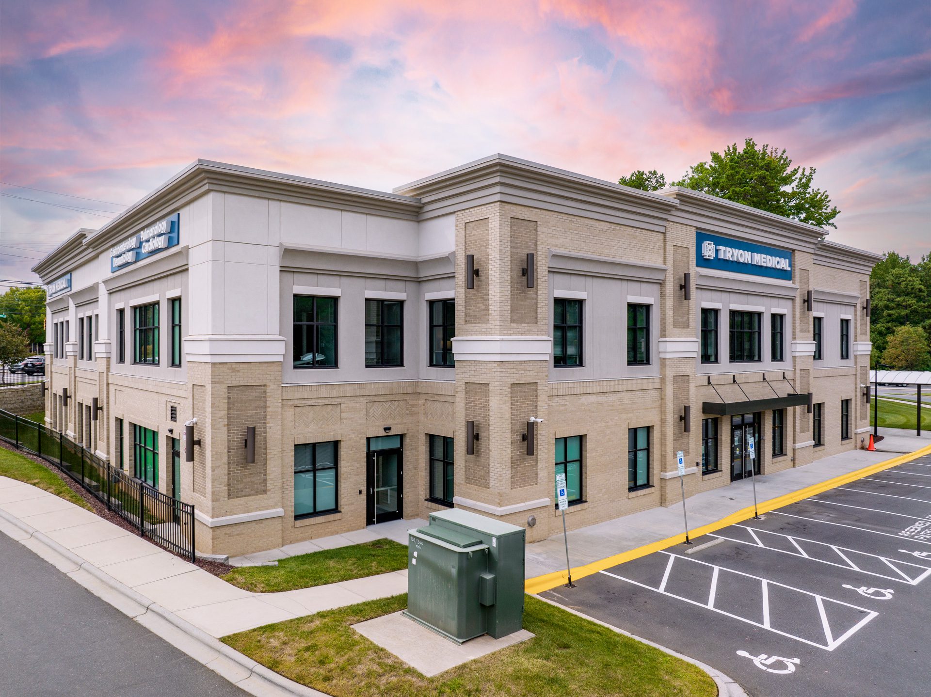 Marvin Crossing Tryon Medical Partners exterior building Tryon Medical Partner daytime