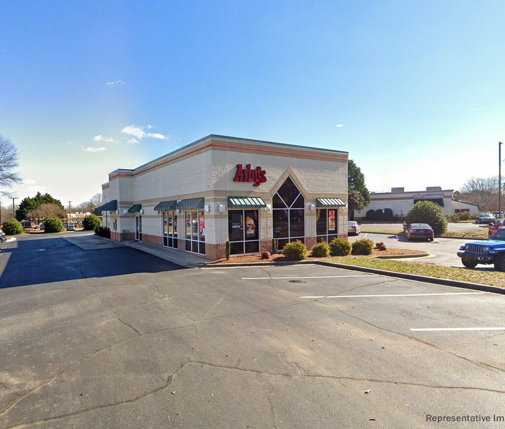 Image of exterior of Arby's restaurant building