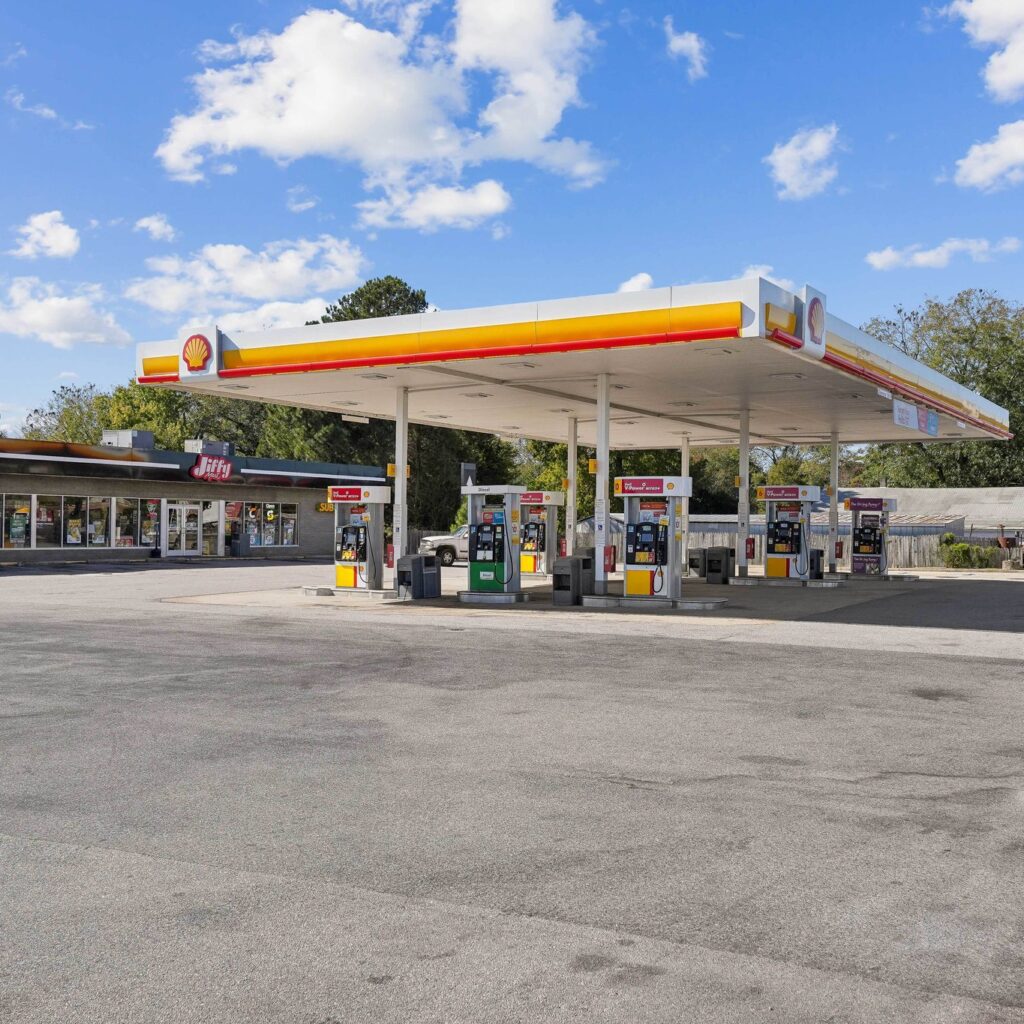 Shell Gas station/Truck Stop in Disputanta, VA