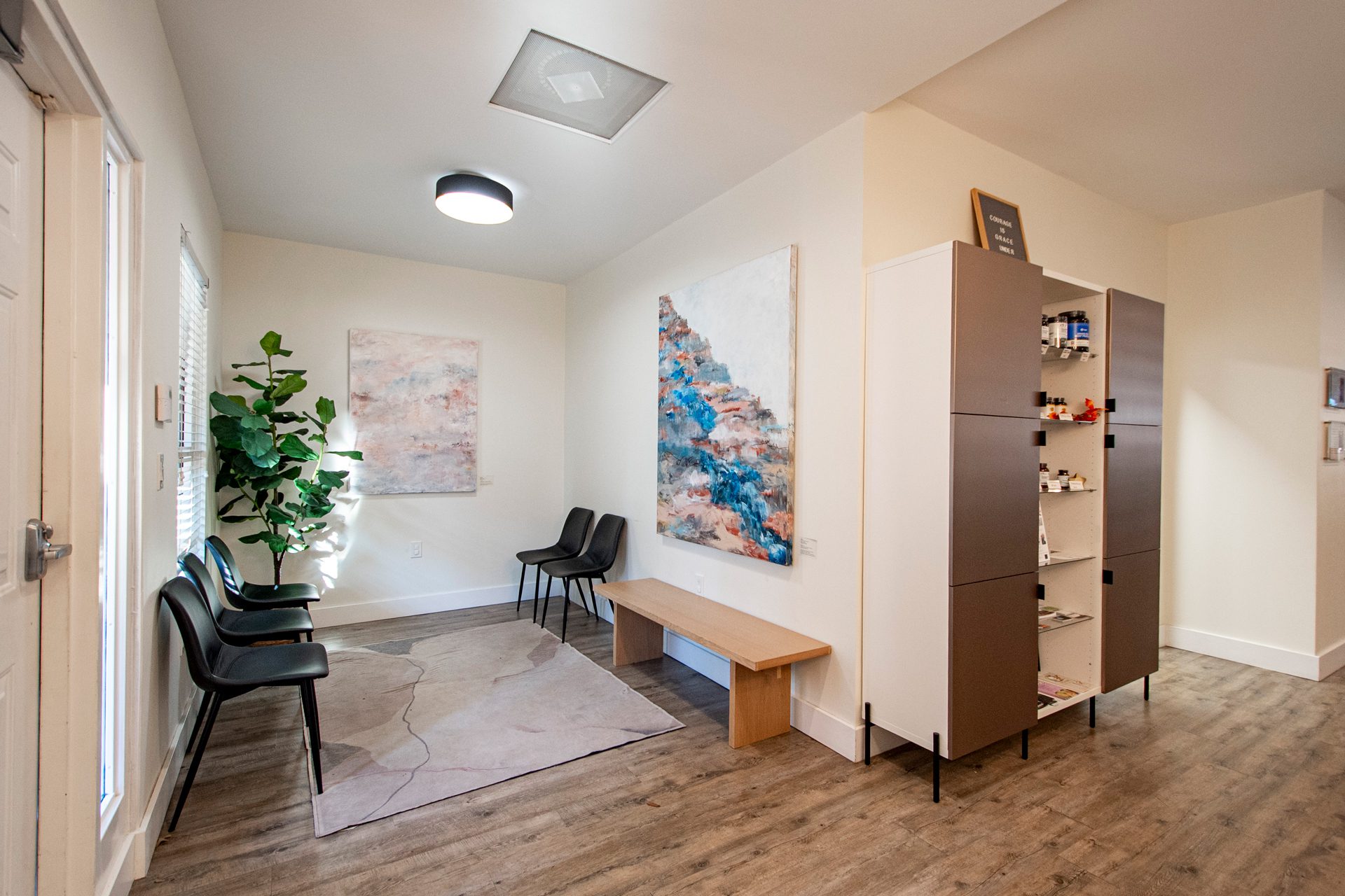 7245 Pineville Matthews Rd Interior Waiting Area