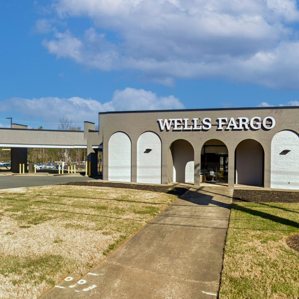 2610 W. Sugar Creek Rd Exterior