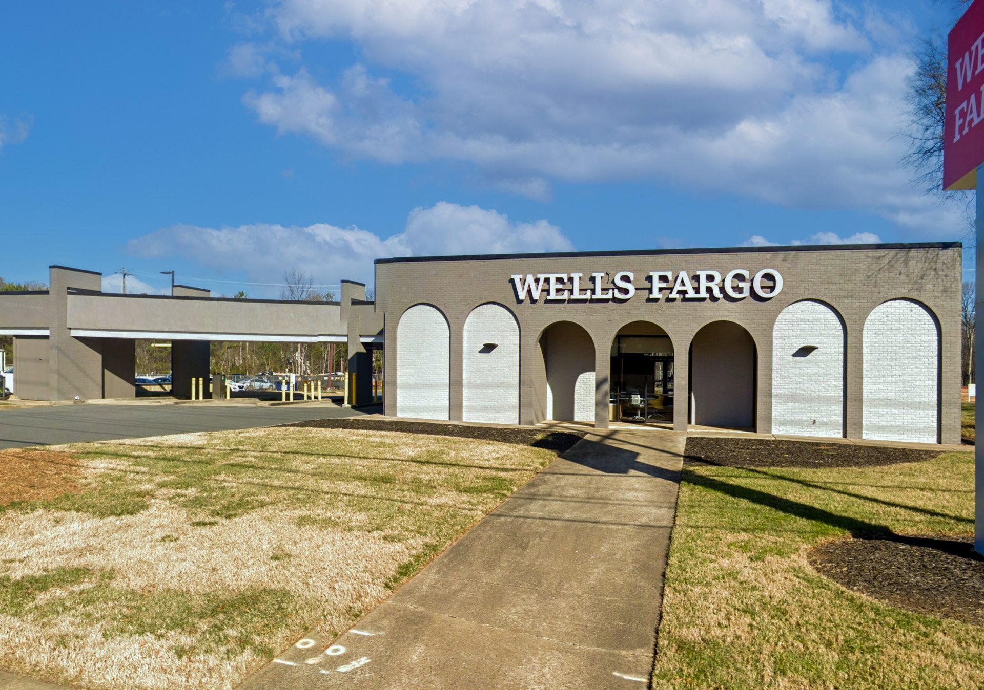 2610 W. Sugar Creek Rd Exterior