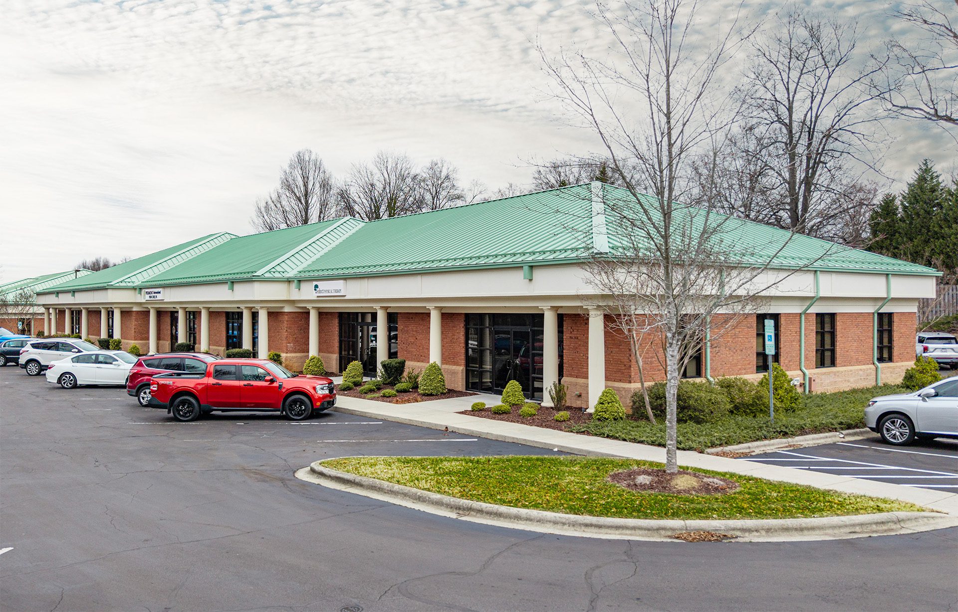 320 Jake Alexander medical office asset property