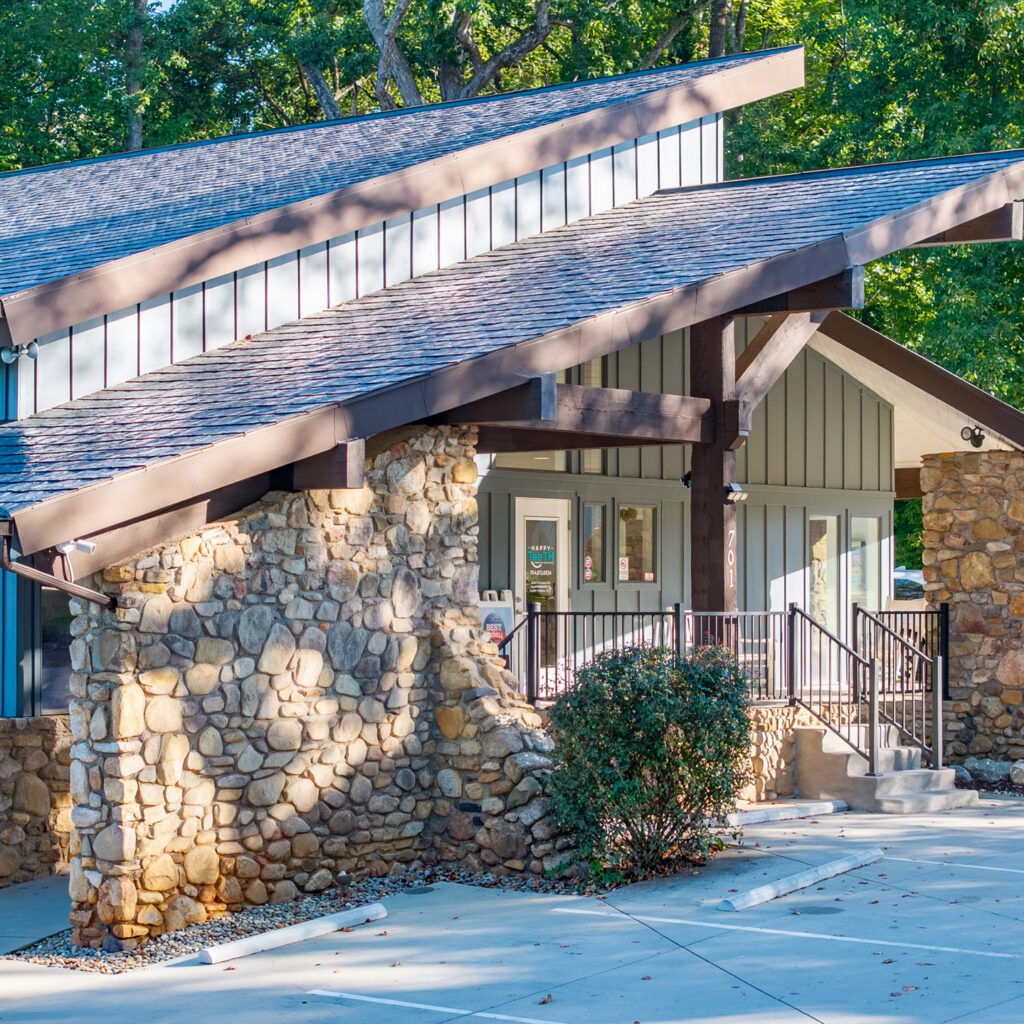 701 Hartness Rd Exterior